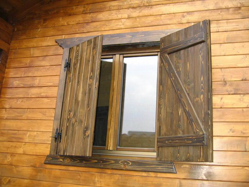 ventana rustica pino